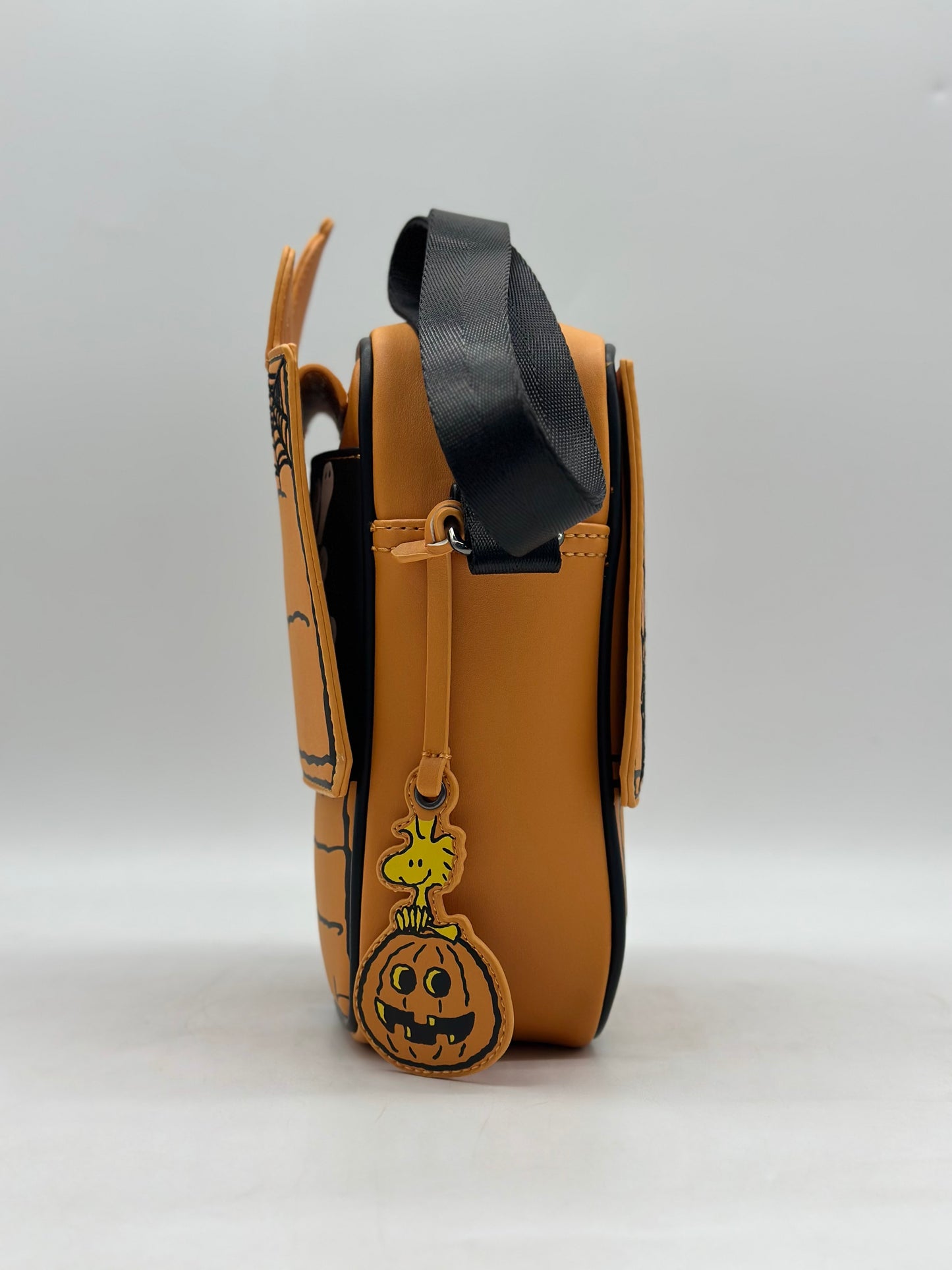 Peanuts Snoopy The Great Pumpkin Halloween Passport Bag Glow In The Dark